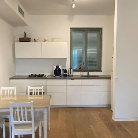 Laura Compound- Authentic 1 Bedroom Charming & Specious Tel Aviv Luaran gambar