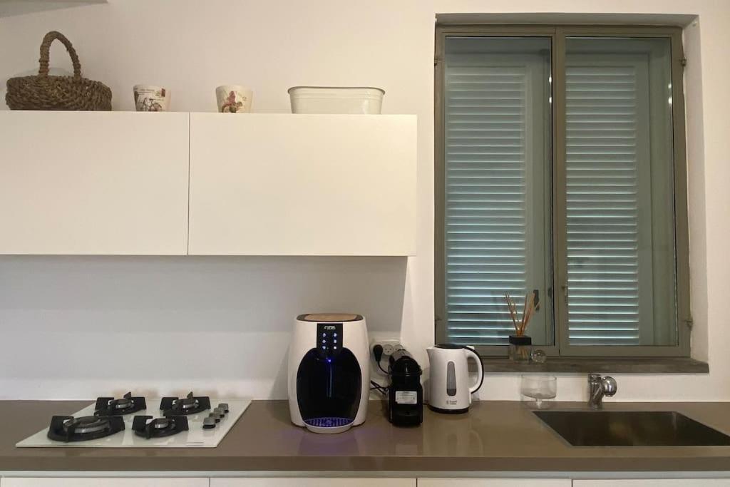 Laura Compound- Authentic 1 Bedroom Charming & Specious Tel Aviv Luaran gambar