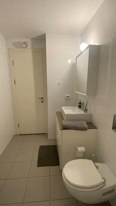 Laura Compound- Authentic 1 Bedroom Charming & Specious Tel Aviv Luaran gambar