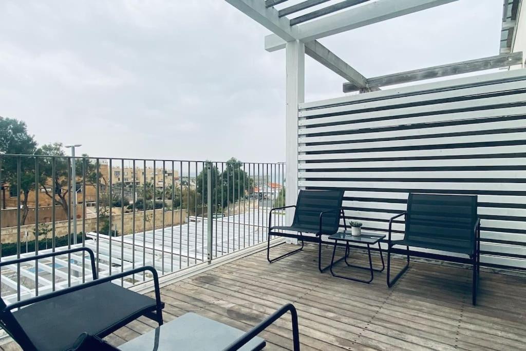 Laura Compound- Authentic 1 Bedroom Charming & Specious Tel Aviv Luaran gambar