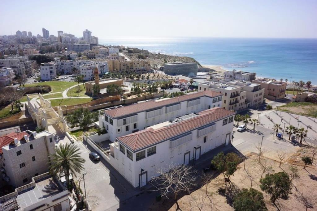 Laura Compound- Authentic 1 Bedroom Charming & Specious Tel Aviv Luaran gambar