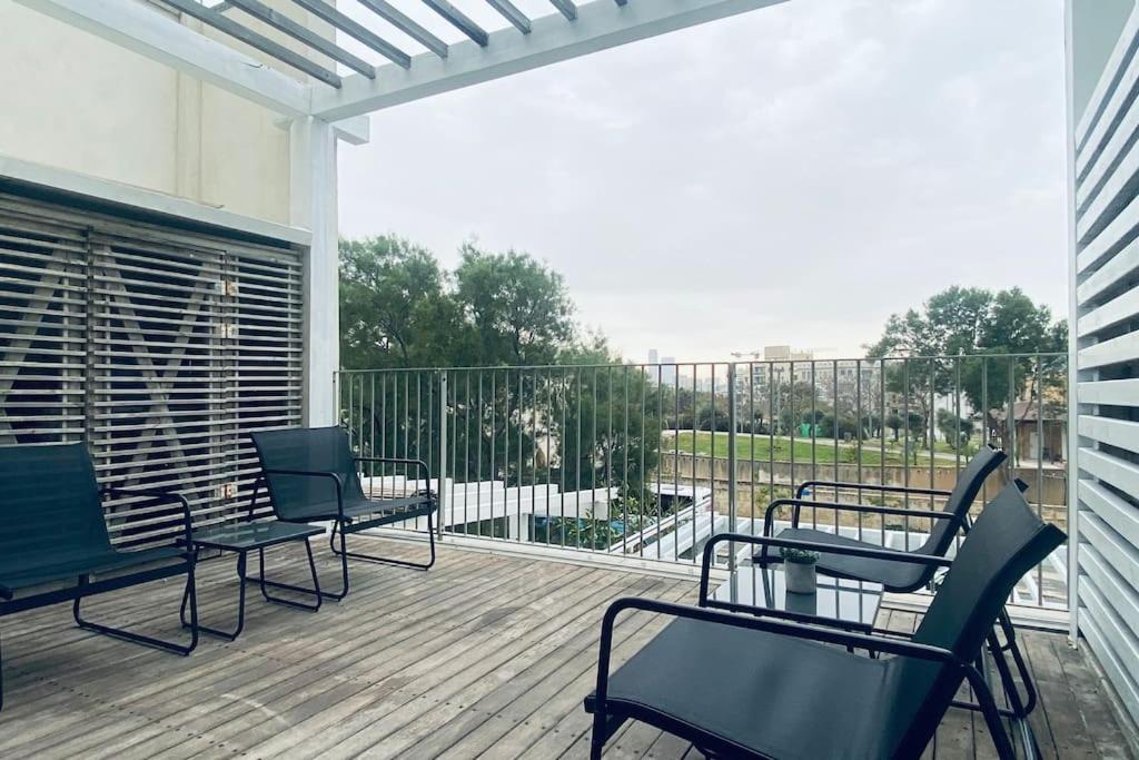 Laura Compound- Authentic 1 Bedroom Charming & Specious Tel Aviv Luaran gambar